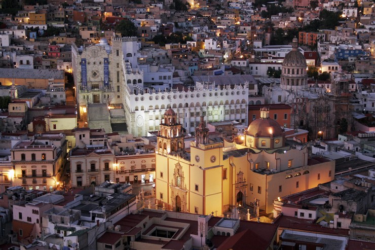 Mexico Business Visa, Guanaguato, a World Heritage at night by Tomas Castelazo https://commons.wikimedia.org/wiki/File:Guanaguato_at_night.jpg#/media/File:Guanaguato_at_night.jpg