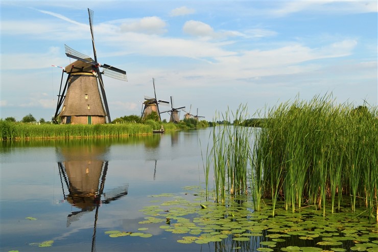 The windmills of Kinderdijk, Netherlands by Tarod